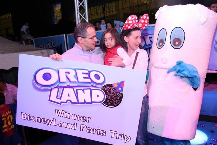 Oreo Land the Land of Entertainment Milk & Oreos!